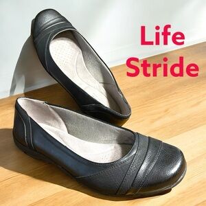 LifeStride-size 9.5 “Dig” Women's Black Ballet Flats
Like new preowned condition